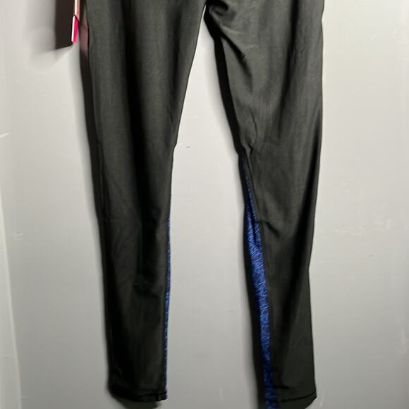 Reactivate Black and Blue Athletic Leggings Size Medium - Picture 6 of 9